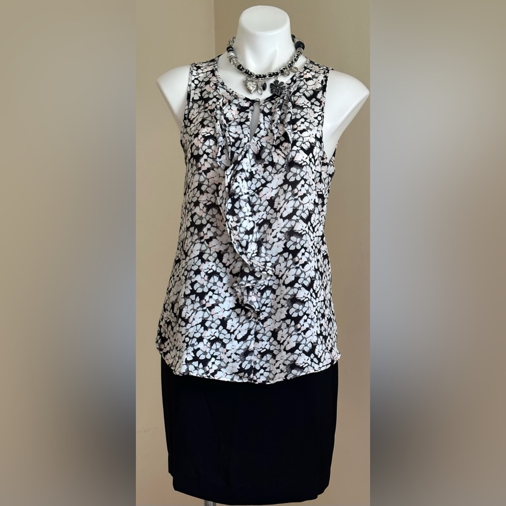 Ellie Black White Pink Floral Sleeveless Front Ruffle Blouse Sz S Sleeve…